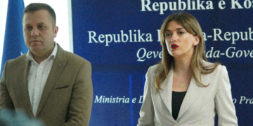 Albulena Haxhiu dhe Blerim Sallahu e bllokojnë mundësinë e komentimit në profilet e tyre