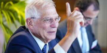 Borrell rekomandon heqjen e masave ndaj Kosovës