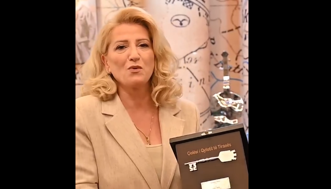 Velijaj i dhuron “Çelësin e qytetit”, Shkurte Fejzes, paralajmërojnë një surprizë për tifozët e kombëtares