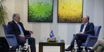 Bislimi takon Ndihmës Sekretarin e OKB-së, e njofton për avionët luftarakë serbë përreth kufirit me Kosovën