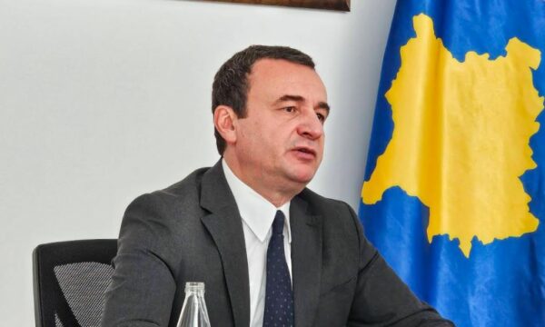 Kurti për ndalimin e “Mirdita, dobar dan”: Në vend të artistëve, Serbia dje ia dha fjalën grupeve të huliganëve