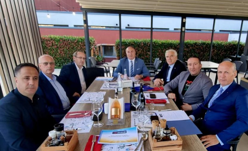 AKB i kërkon Qeverisë të rrisë pagën minimale në 350 euro për të gjitha kategoritë, për të ndalur ikjen