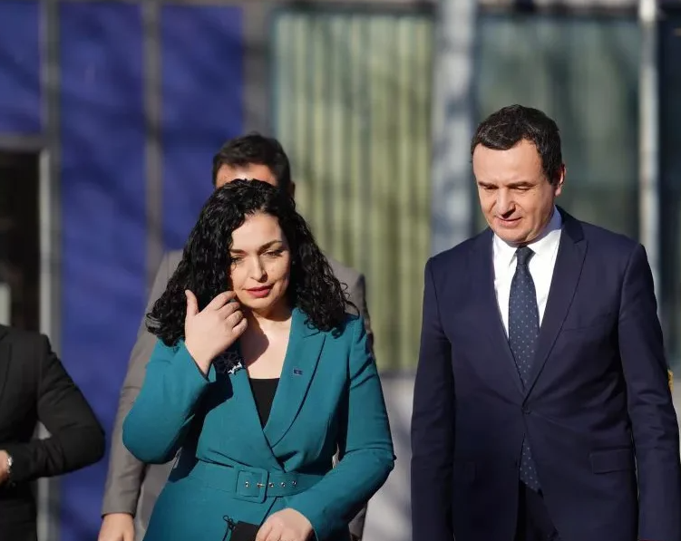 “Presidenti i përcaton objektivat e politikës së jashtme” | Osmani këmbëngulë se Kurti nuk po e respekton Kushtetutën