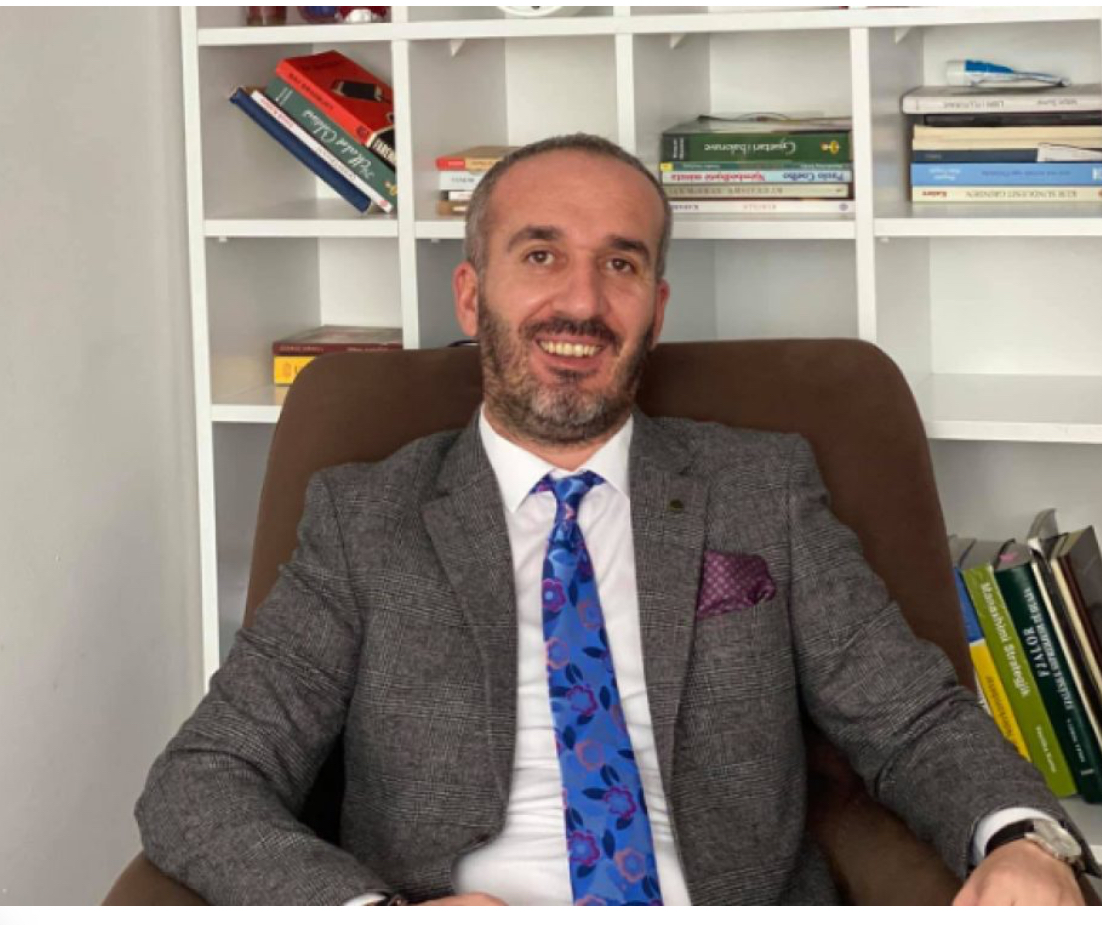“Thojshin drejtësi e punësim”, Hamiti: Asistenti i deputetit i merr 900 euro, paga mesatare e policit 600