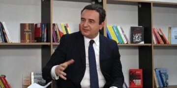Kurti tregon përgjigjen e gjyshës së tij se pse “Bajrami i Madh” i ka tre ditë, kurse “Bajrami i Vogël” katër
