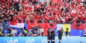 UEFA gjobit Shqipërinë për ‘incidentet’ në ndeshjen ndaj Kroacisë