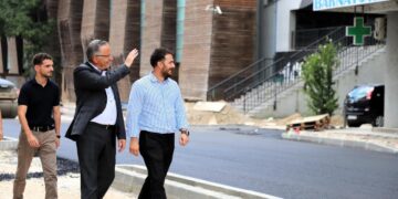 Asfaltimi i rrugës “Lah Nimani”, kryetari Hamza: Mitrovicës po i japim pamje të re