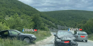 Aksident zingjiror në rrugën Mitrovicë – Skenderaj, autoambulanca arrin në vendngjarje