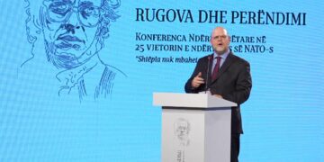 Hovenier tregon se si është thyer kur Rugova nuk ia dha një gurë të çmuar: Ishte inspirimi im dhe mësues për mua