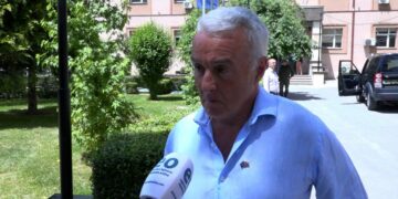 Gjenerali britanik rrëfen për hyrjen në Kosovë në vitin 1999: Ndryshimi është i jashtëzakonshëm