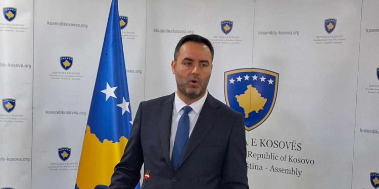 Foli me Radojiçiqin, Konjufca: Nuk dyshoj në Kusari-Lilën për tradhti kombëtare