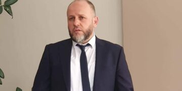 Hoxha Armend Haxhiu bënë thirrje të ndihmohet vogëlushi Rijad Lahu, i duhen 10 mijë për intervenim mjekësor