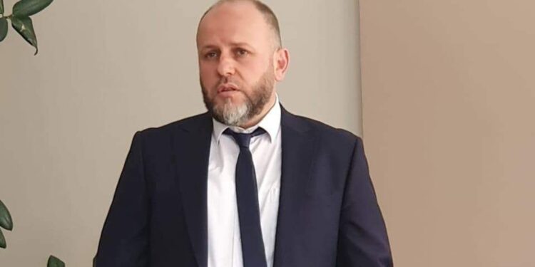 Hoxha Armend Haxhiu bënë thirrje të ndihmohet vogëlushi Rijad Lahu, i duhen 10 mijë për intervenim mjekësor