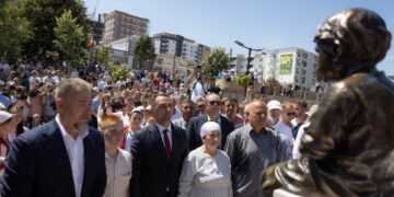 Sami Lushtaku: Skulptura e Leotrim Ahmetit, simbol i sakrificës së 1432 fëmijëve të rënë për liri
