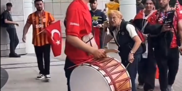 “N’a shurdhuat”/ Momenti kur e moshuara gjermane ia ndërprenë tupanxhiut turk muzikën