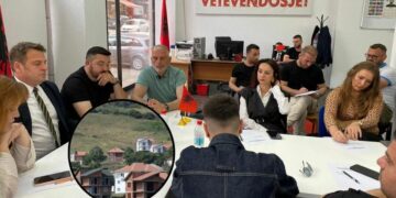 Në mbledhjen e LVV në Mitrovicë pati ankesa për ‘pazare’ në procesin e rindërtimin e shtëpive në veri