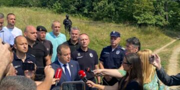 Daçiq shkon në vendngjarje ku u vra Faton Hajrizi: E përcollëm dy ditë me kamera, gjuajti dhe s’u dorëzua