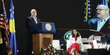 Ambasadori amerikan: ShBA-të ishin, janë dhe do të jenë me popullin e Kosovës