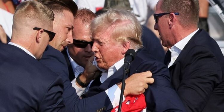 Çfarë biseduan Trump dhe agjentët e Shërbimit Sekret pak sekonda pas atentatit?