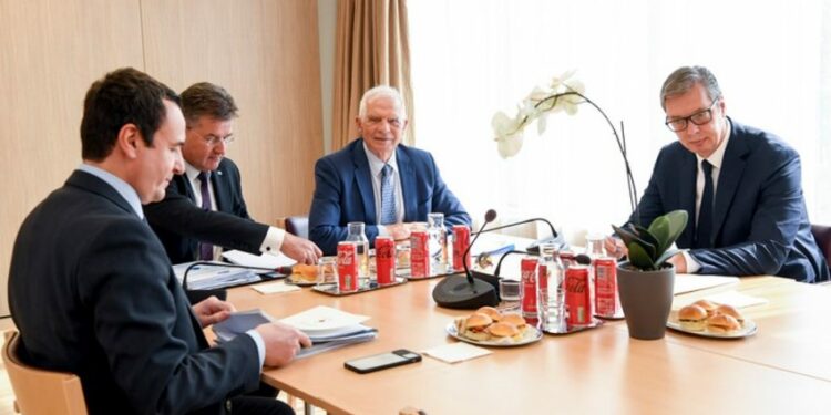 Plani i sekuencimit për normalizim të marrëdhënieve/ Kosova dhe Serbia dorëzojnë sot komentet e tyre në Bruksel