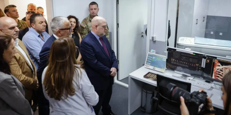 Donacioni në ShSKUK, Hovenier: Një komb i shëndetshëm është një komb i fortë!