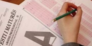 MAShTI: Rënia e numrit të maturantëve është edhe për shkak të rënies së numrit të nxënësve në përgjithësi