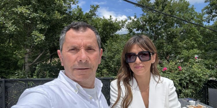 Tomë Gashi thotë se Albulena Haxhiu është ministrja më e mirë e drejtësisë që ka pasur Kosova