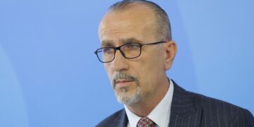 Haxhiu: Barnat e Ministrisë së Shëndetësisë gjenden në depo të përmbytur