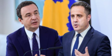 Kurti shkroi në NYT “NATO shpëtoi popullin tim”, Selmanaj ia publikon shkrimin ku VV kontestonte qëllimet e ndërhyrjes