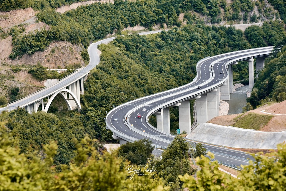 Qarkullimi i Automjeteve të Rënda mbi 7.5 Ton Ndalohet deri më 31 Korrik