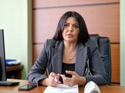 Krasniqi e akuzon Kurtin: “Mashtruesi i madh, buxheti është kthyer në një vrimë të zezë për përfituesit e tu”
