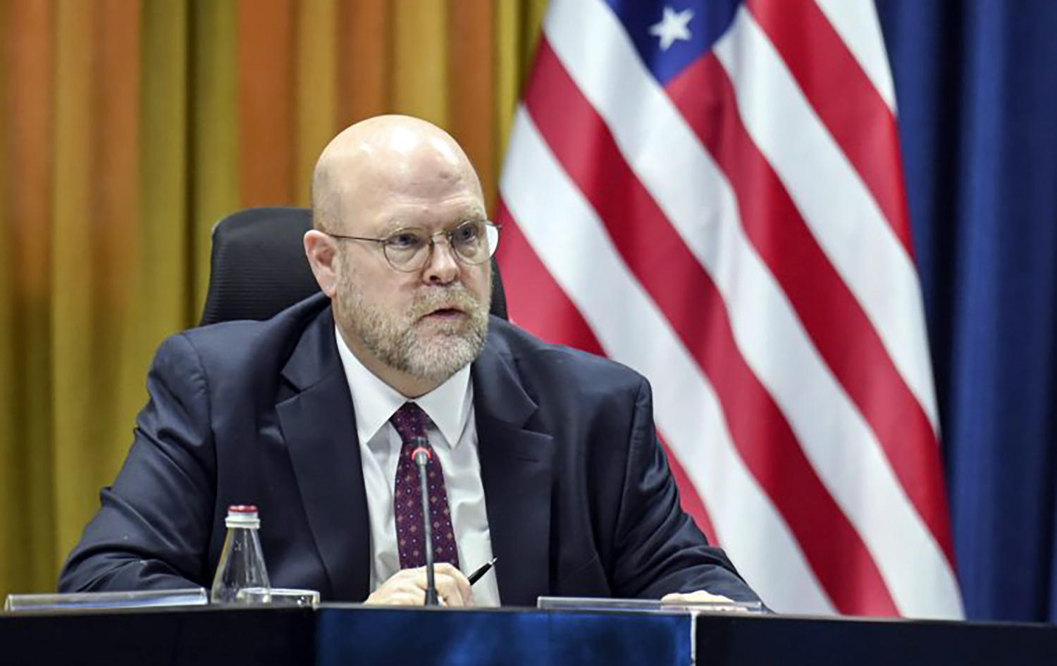 Ambasadori Hovenier sot viziton Gjakovën