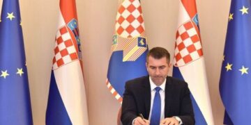 Ambasadori hungarez në Kroaci i del kundër Serbisë, ia kujton detyrimet në rrugën drejt BE-së dhe fqinjësinë e mirë