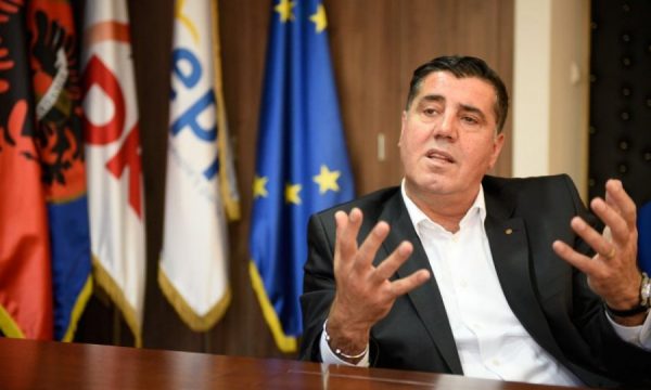 Haziri: Kërkesa e Osmanit për garanci nga aleatët dhe gatishmëria për ta çuar Draftin në Kushtetuese presion ndaj Kurtit