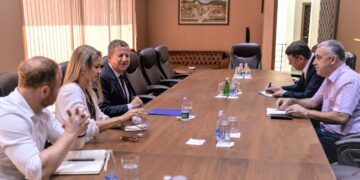 Szunyog vizitoi veriun: Kosova dhe Serbia të kenë angazhim të sinqertë në dialog