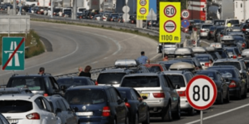 Rahoveci u ofron mërgimtarëve parkim pa pagesë në oborrin e Komunës