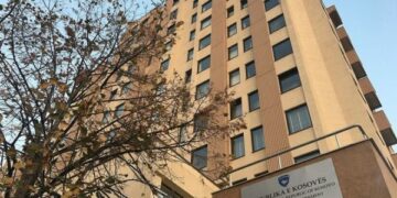 MPJ thotë se po ndjek nga afër zhvillimet për vr@sjen e policit, thirrje mërgimtarëve të shmangin lëvizjen përmes Serbisë