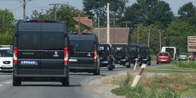 Dyshohet se Faton Hajrizi e kreu vr@sjen me ạrmën zyrtare të policit
