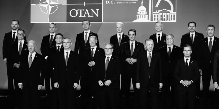 Mitsotakis “hakmerret” për dënimin e Belerit? Kryeministri grek heq Ramën nga foto familjare e Samitit të NATO-s