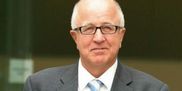 Denis MacShane: Nuk kemi gjetur në Kosovë një udhëheqës që do ta kuptojë që paqja është kompromis