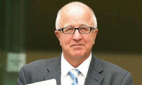 Denis MacShane: Nuk kemi gjetur në Kosovë një udhëheqës që do ta kuptojë që paqja është kompromis