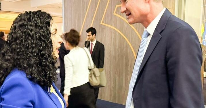 Osmani takohet me drejtorin për Evropën në Këshillin e Sigurisë Kombëtare: Mbështetës i palëkundur në vlerat Kosovë-ShBA