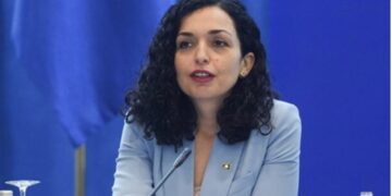 Mungesa e Kurtit në takim, Osmani “thumbon” kryeministrin: Supozoj se është në zyrë