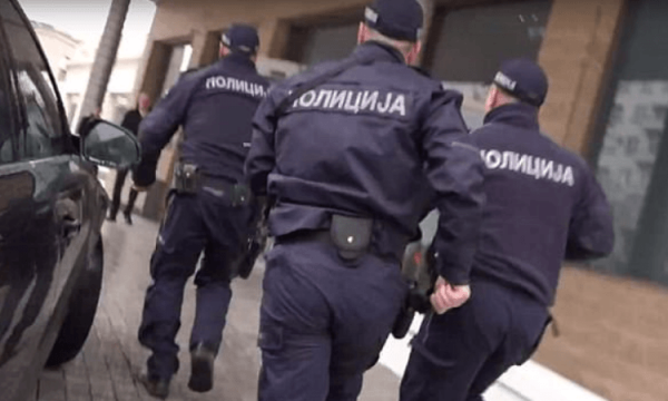 Detaje të reja: Edhe i arrestuari për ndihmë në kryerjen e vr@sjes së policit është i arr@tisur nga burgu