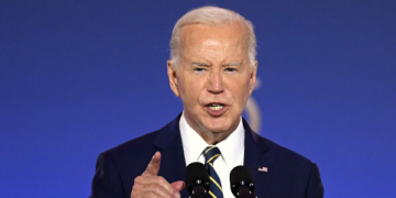 Çfarë ndodh nëse presidenti Biden tërhiqet nga kandidimi?