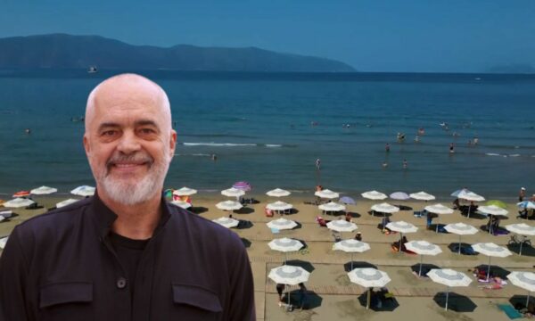 Edi Rama njofton se në një pjesë të plazhit në Vlorë ofrohen çadrat falas për të gjithë pushuesit