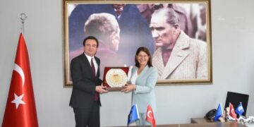Kurti në një komunë të provincës së Izmirit takon kryetaren me prejardhje shqiptare