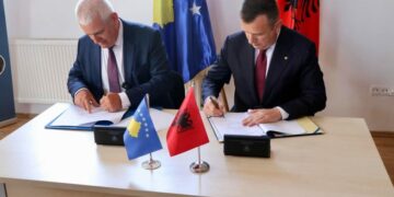 Nënshkruhet protokolli i lehtësimit të procedurat e kalimit kufitar mes Kosovës dhe Shqipërisë