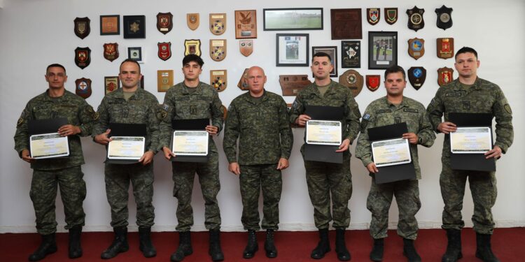 Jashari ndan mirënjohje për kontingjentin e FSK-së që mori pjesë në një mision të realizuar në Mbretërinë e Bashkuar
