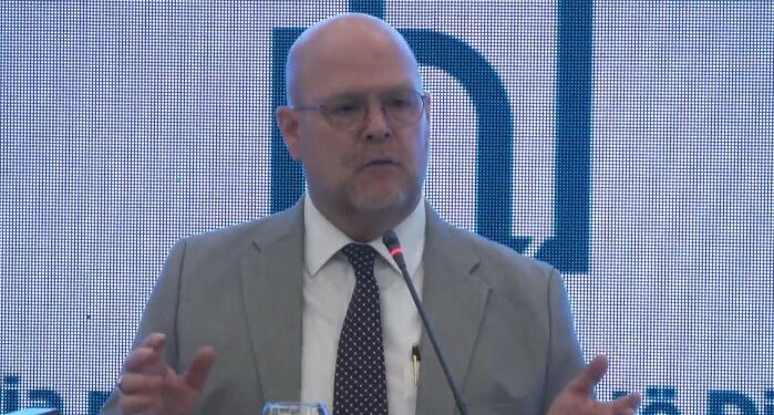Hovenier: Duam të shohim ekonomi për të gjithë kosovarët